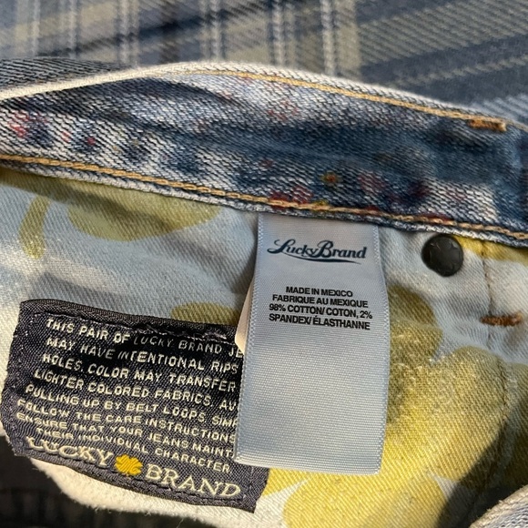 Lucky Brand Wild Flower Paisley Riley Shorts - Picture 5 of 8